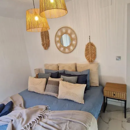 アパート White *